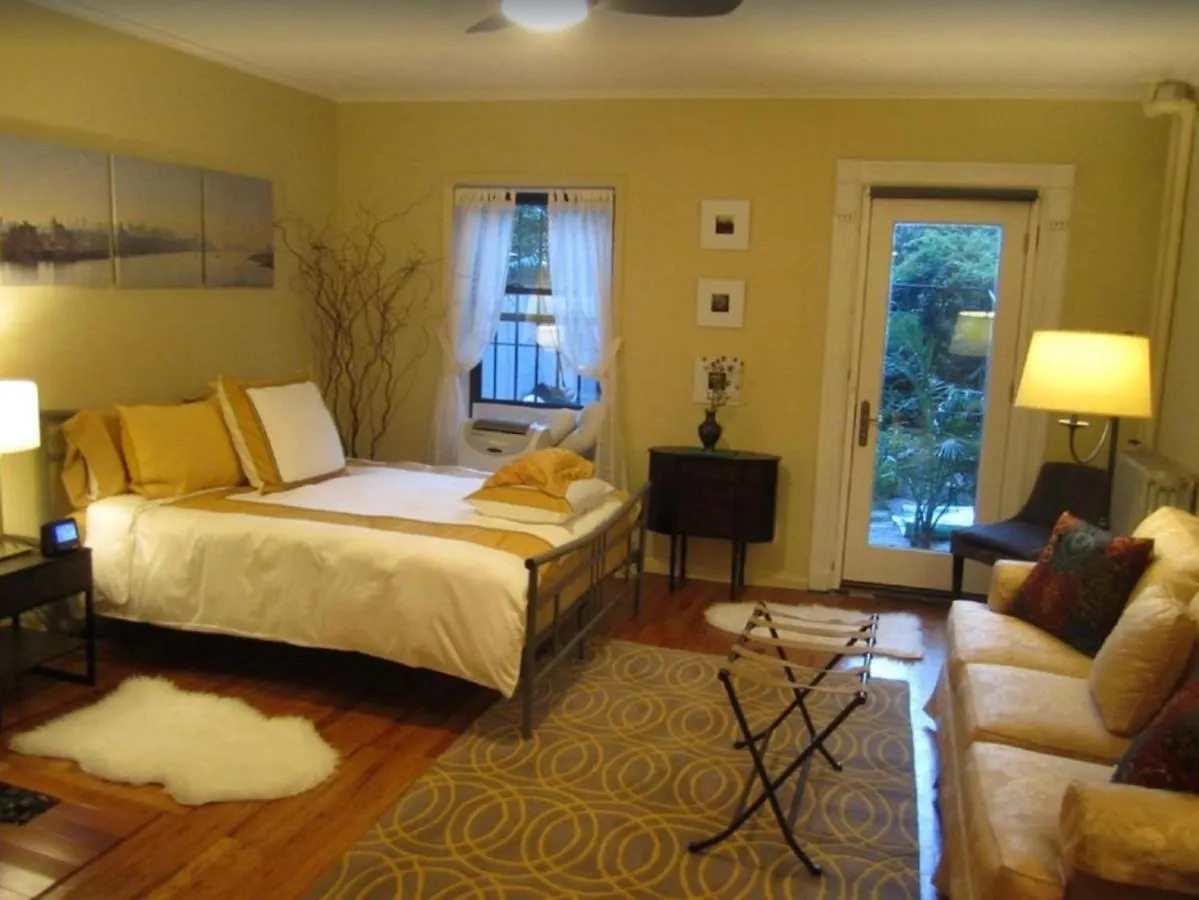 Fully Furnished Entire Floor Apartment In Historic Harlem Nowy Jork